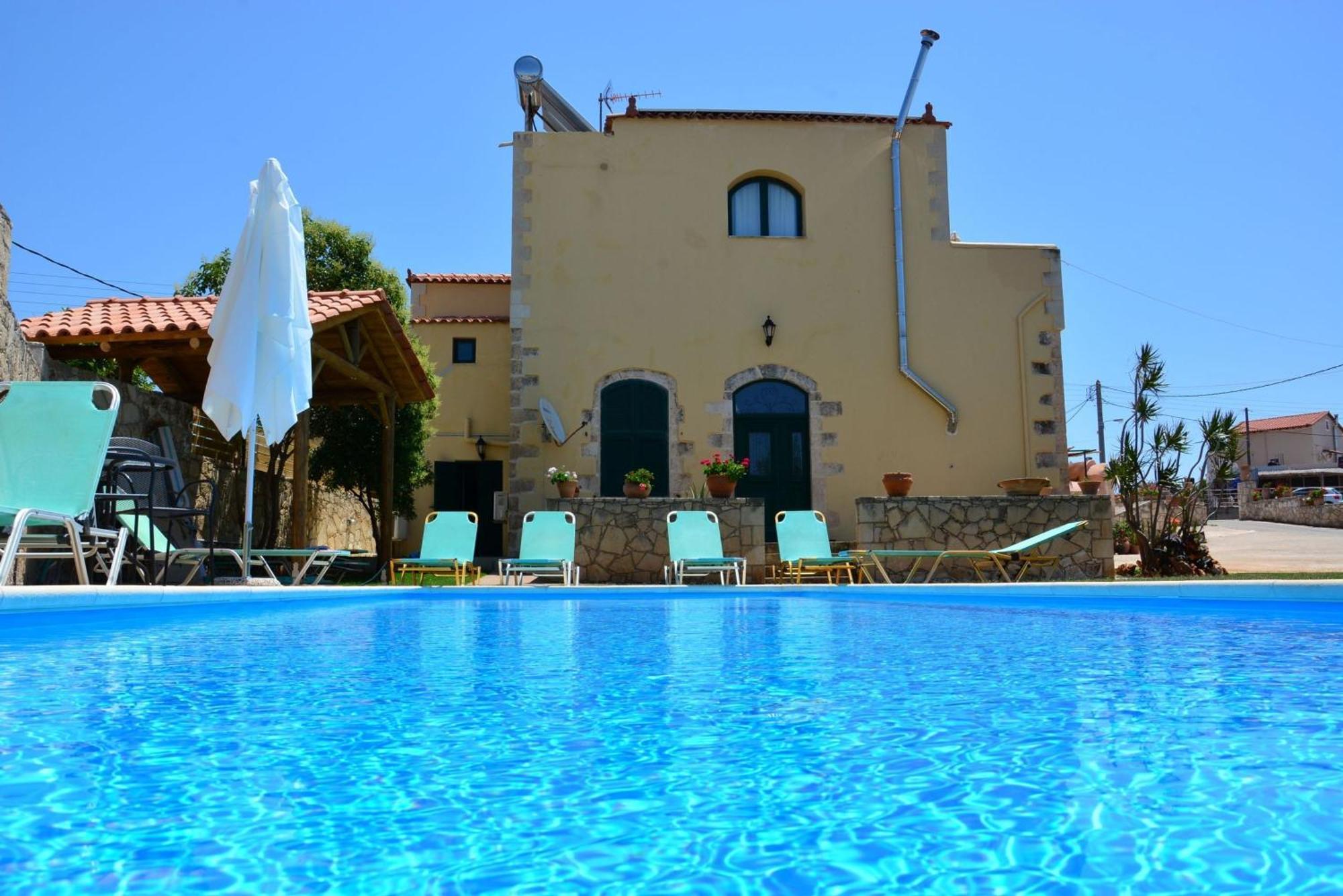 Skandalis Apartments With Pool Хорафакия Экстерьер фото